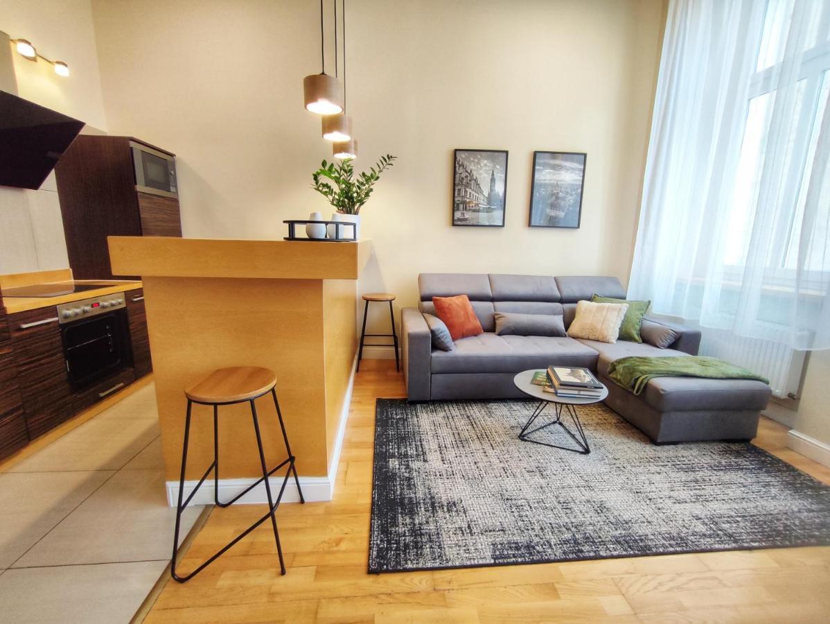 Bresly Apartament Old Town วรอตซวาฟ ภายนอก รูปภาพ