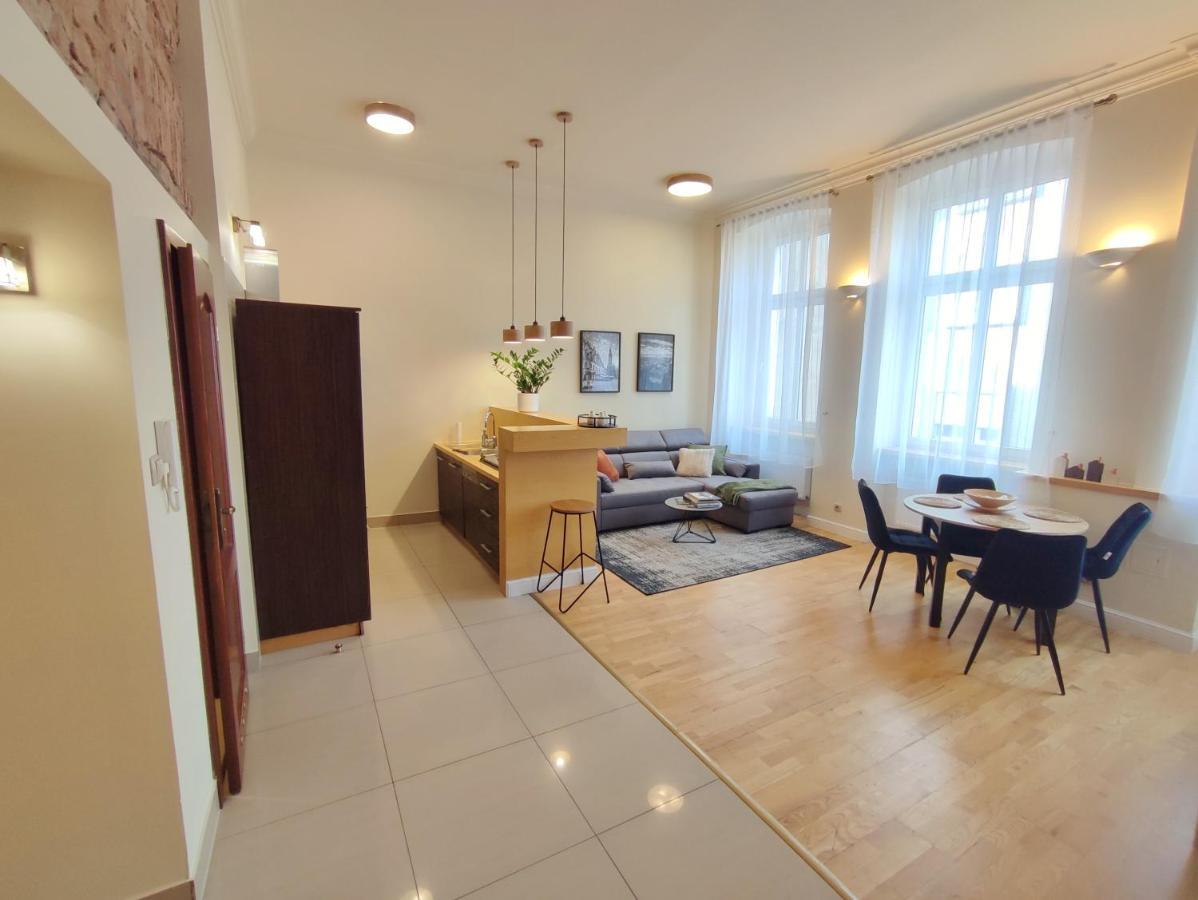 Bresly Apartament Old Town วรอตซวาฟ ภายนอก รูปภาพ